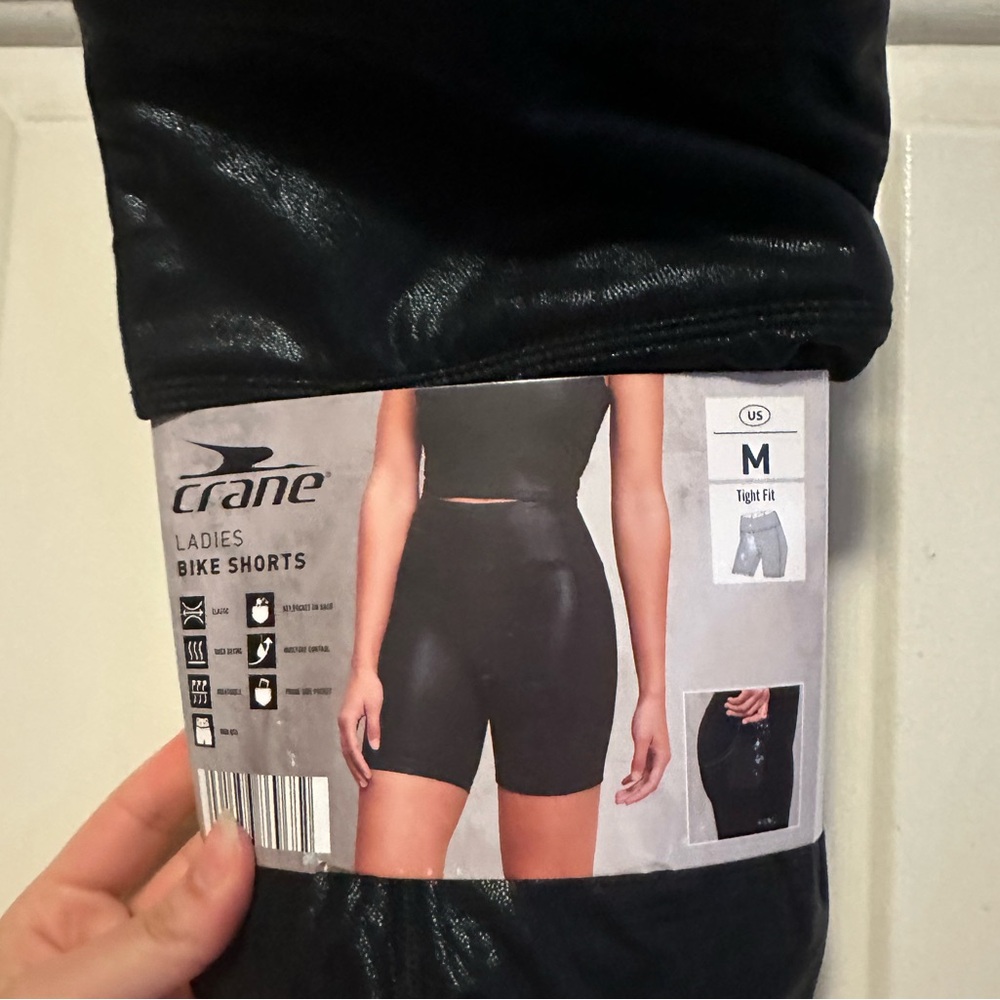 Crane Ladies/Women's Black Bike Shorts-Medium with pocket